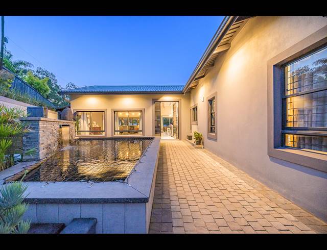4 BEDROOM FREEHOLD FOR SALE IN COWIES HILL